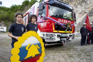 016 prevzem gasilskega vozila Foto atelje Postojna